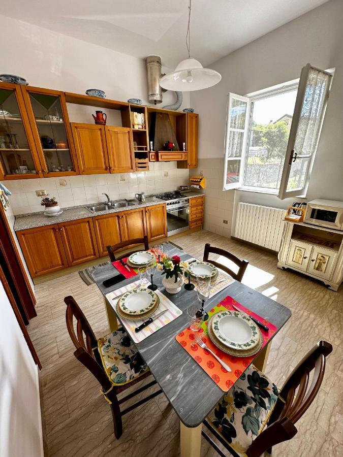 La Casa Dei Due Aranci Villa อัลบีโซลา ซูเพริโอเร ภายนอก รูปภาพ